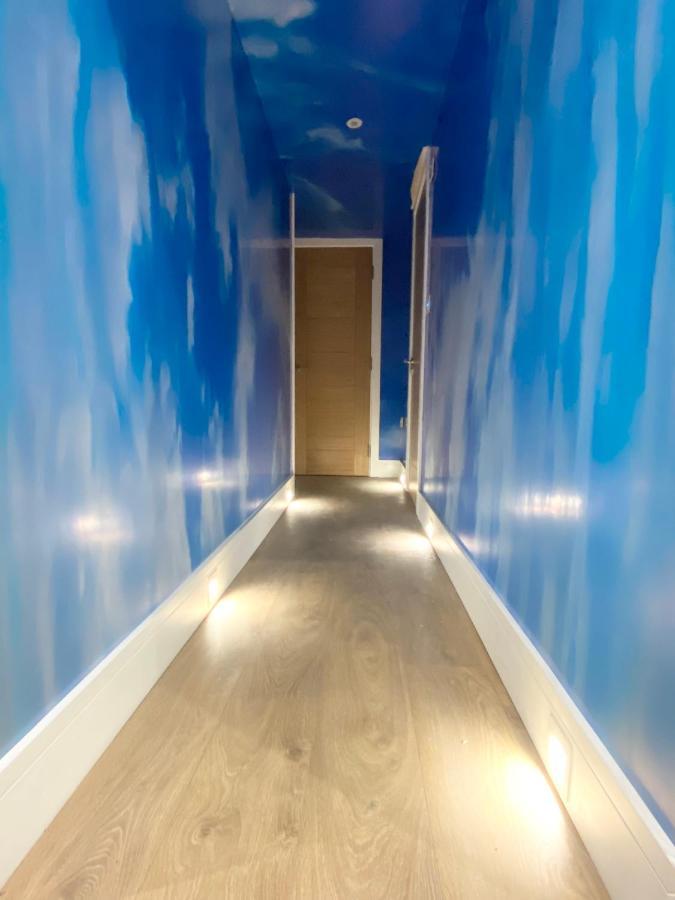 Cloud9 Guest House - By Coastline Retreats - 2 Bedroom Self Contained Garden Flat - Luxury Bath, Netflix, Superfast Wifi, Parking Included Борнмут Экстерьер фото